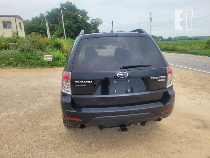 2013-subaru-forester-image-10