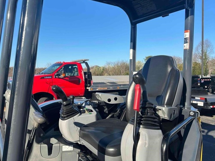 2021-deere-35g-image-8