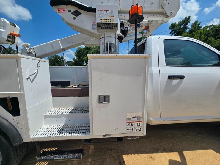 2018-dodge-ram-5500-image-11