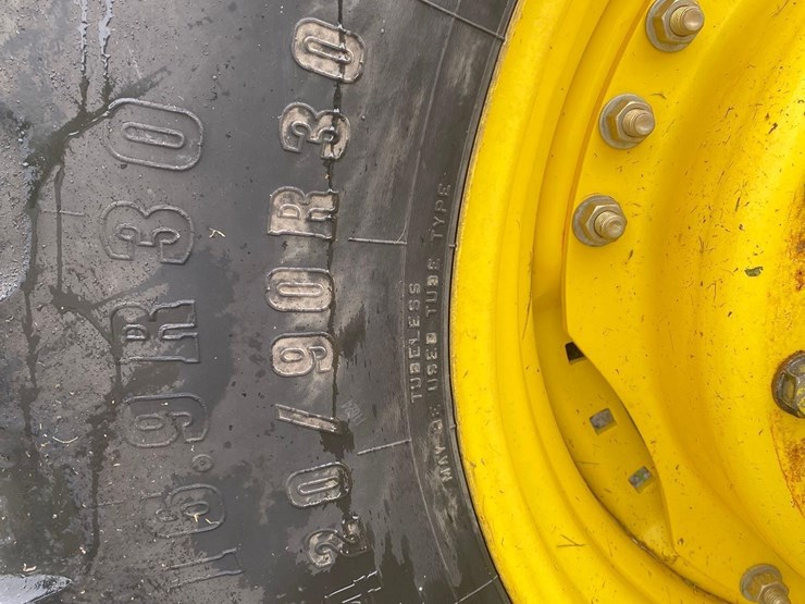 2016-john-deere-8245r-image-43
