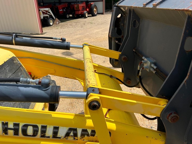 2008-new-holland-b110-image-37