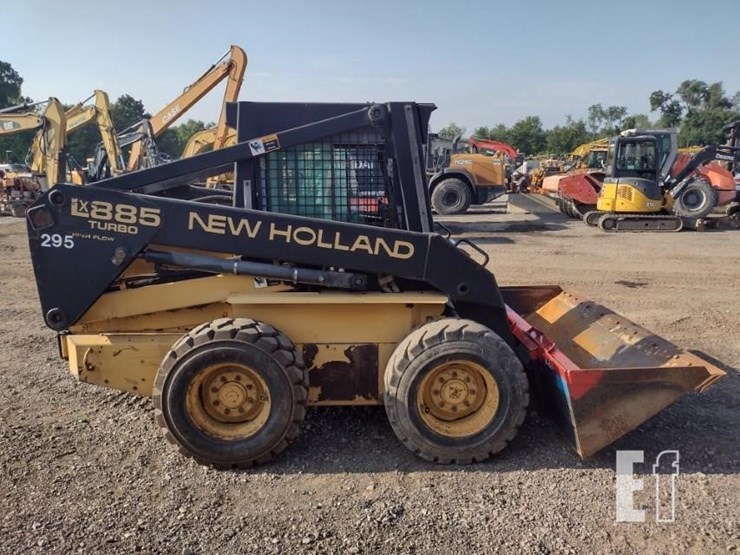 new-holland-lx885-image-3