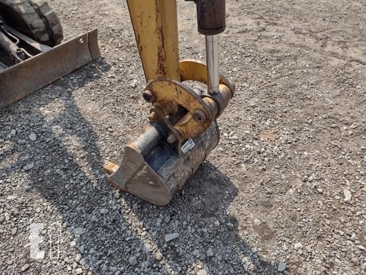 2012-caterpillar-300.9d-image-15