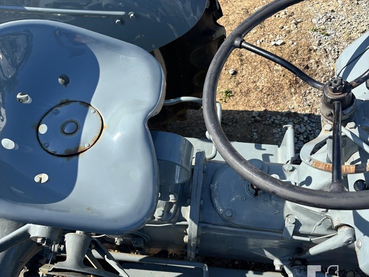1947-ford-9n-image-9