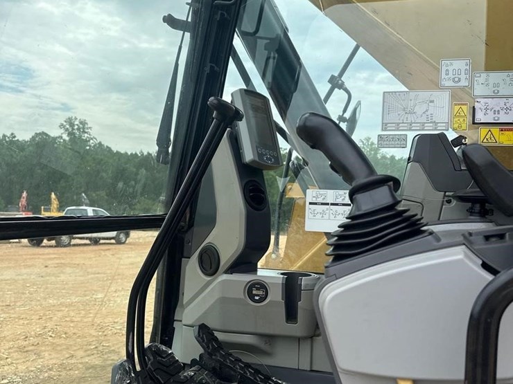 caterpillar-325flcr-image-25