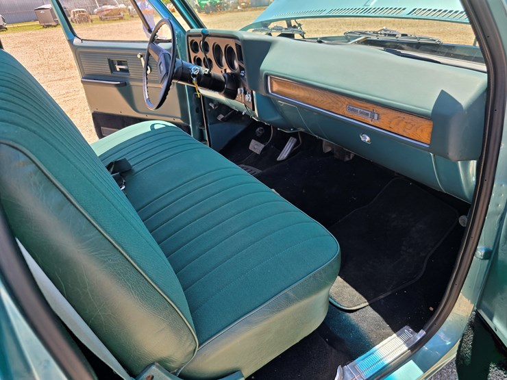 1977-chevrolet-custom-deluxe-image-70