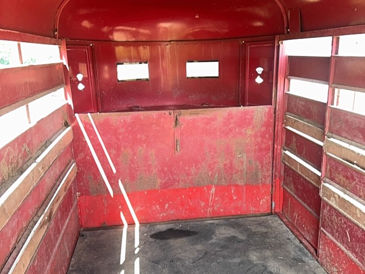 16-foot-stock-trailer-image-8