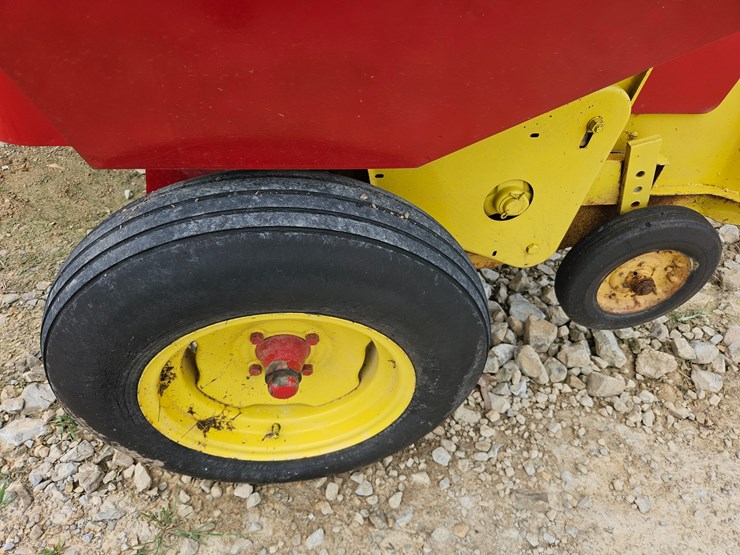 new-holland-310-image-28