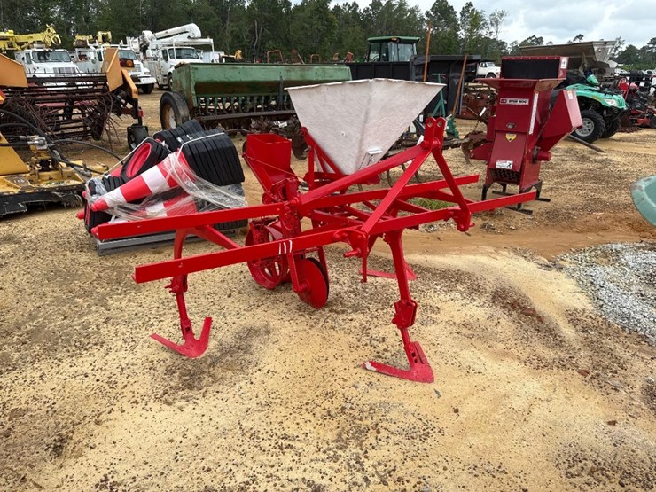 111---tp---46-single-row-planter-image-1