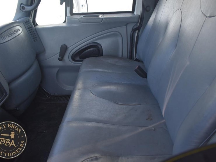 2006-international-durastar-4300-image-52