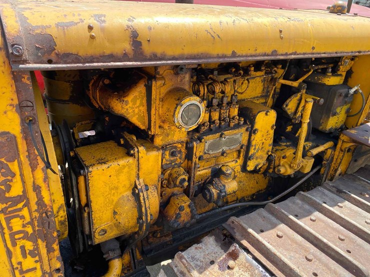 caterpillar-d2-ag-crawler-tractor-image-10