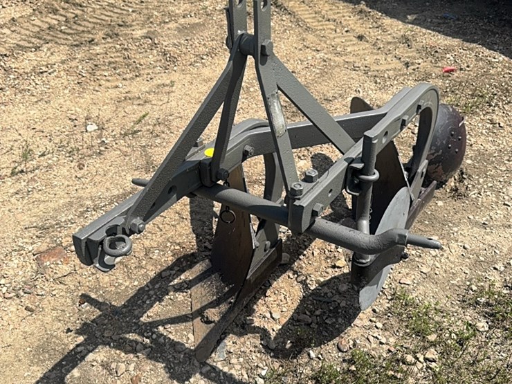 2-bottom-ferguson-plow-image-3