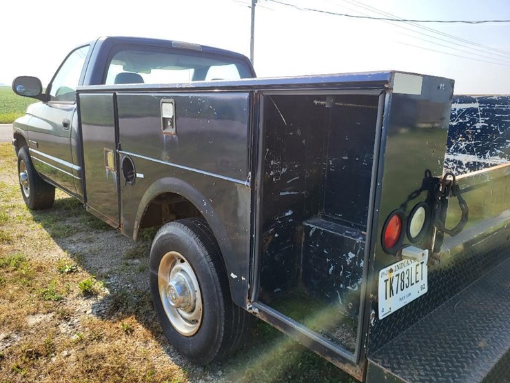 2002-dodge-2500-image-16