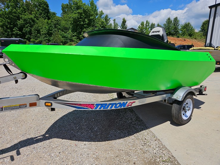 #18971-•-10'-jet-boat-image-2