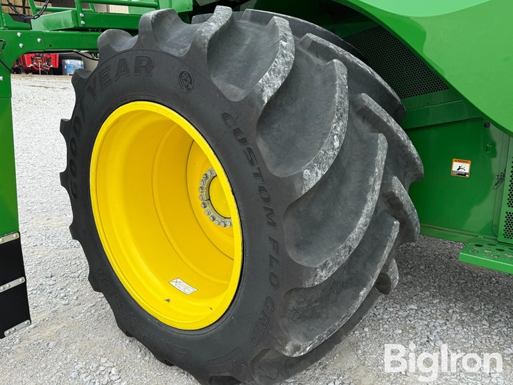 2023-john-deere-s780-image-12