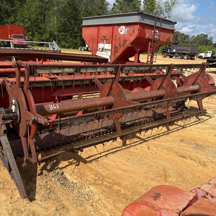 MASSEY-FERGUSON 12