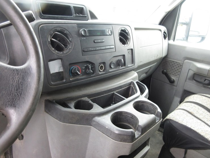2011-utility-van-image-19