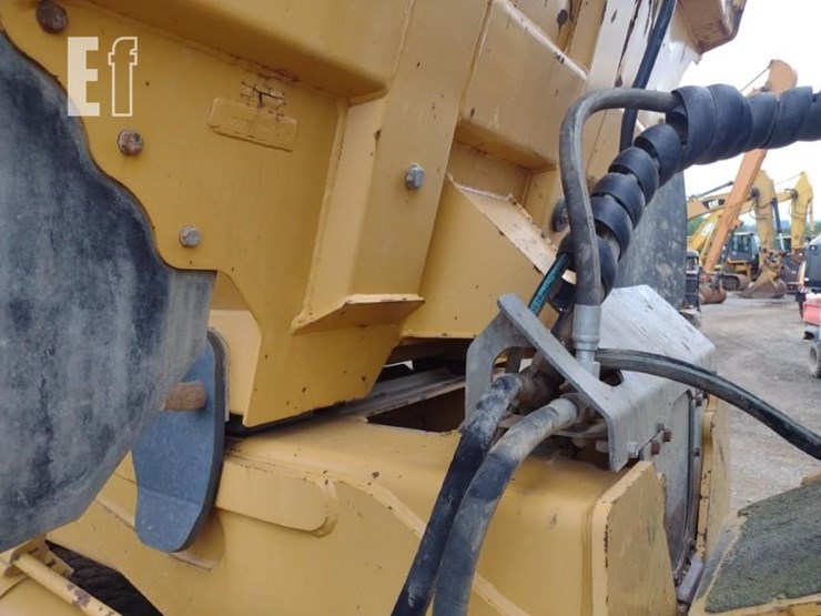 deere-300d-image-37