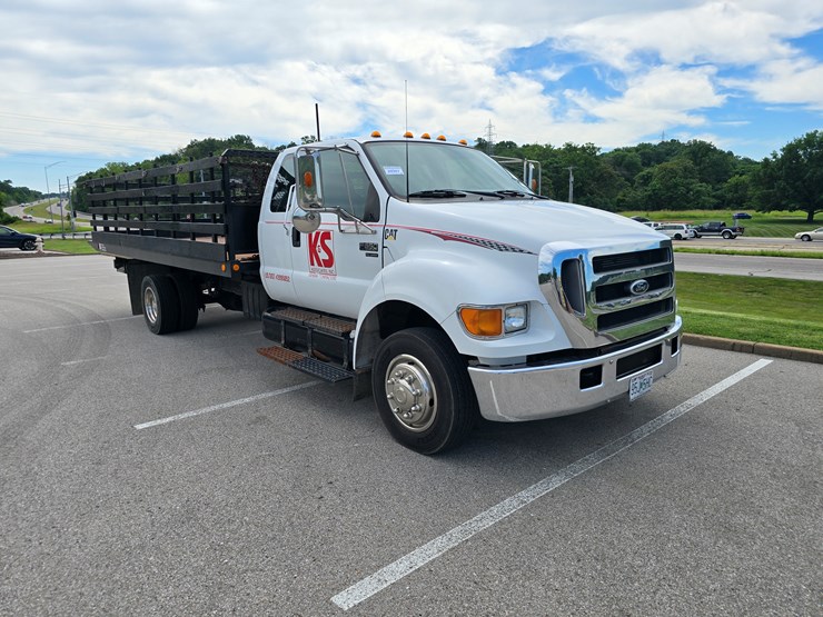 2004-ford-f650-image-44