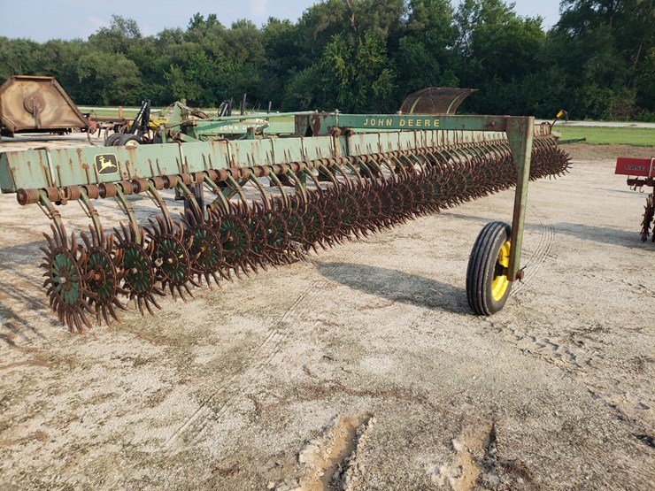 john-deere-400-image-4