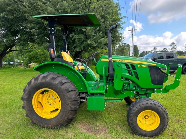 2021-john-deere-5045e-image-5
