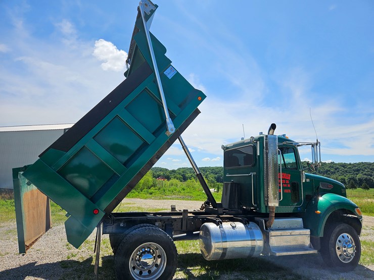 2012-peterbilt-382-image-59
