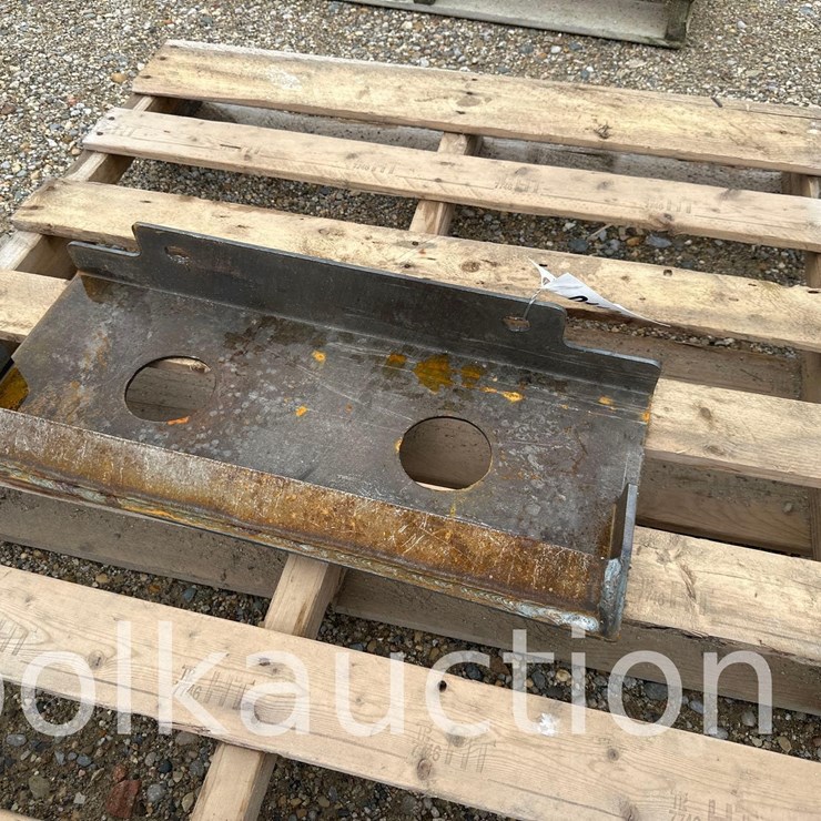 110 - MINI UNIVERSAL ATTACH. SKID STEER FRAME - 1/4" TORO/DINGO STYLE
