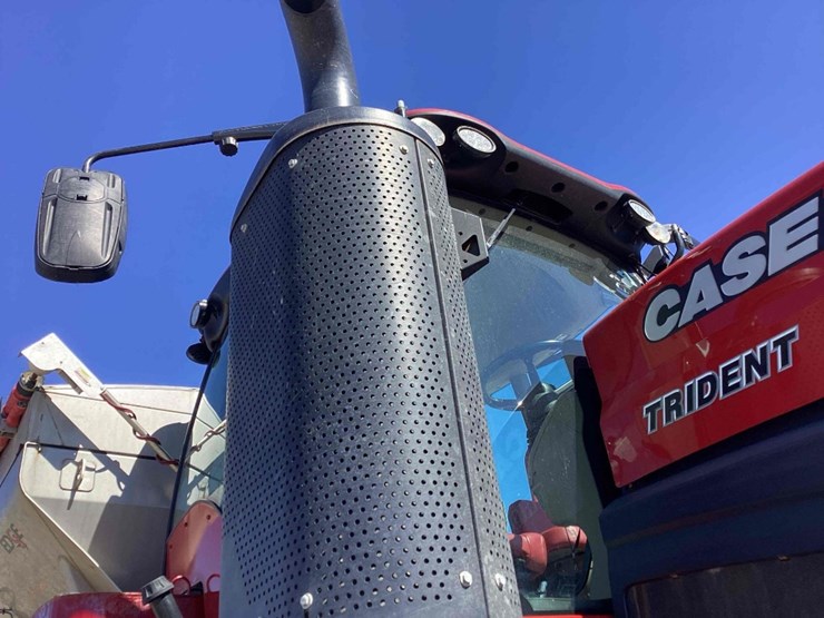 2021-case-trident-5550-spreader-image-43