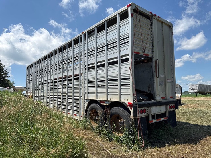 1981-wilson-livestock-trailer-image-5