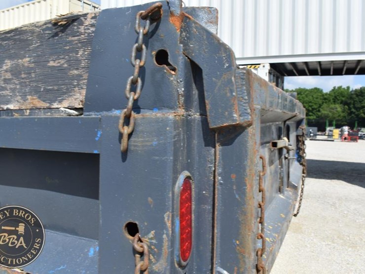 1999-freightliner-fl60-image-31