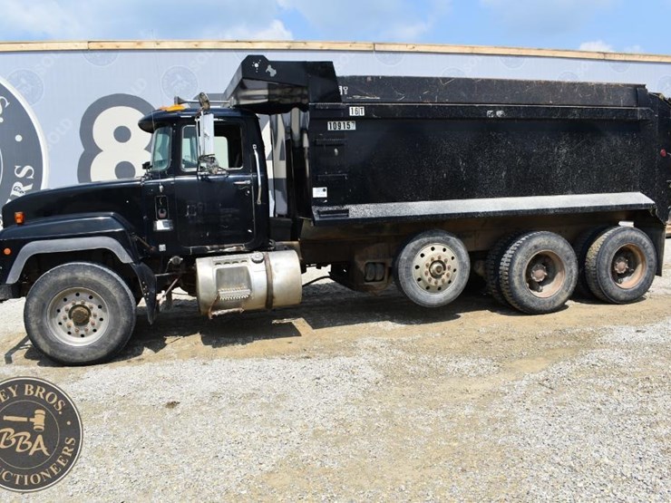 1996-mack-rd688s-image-3