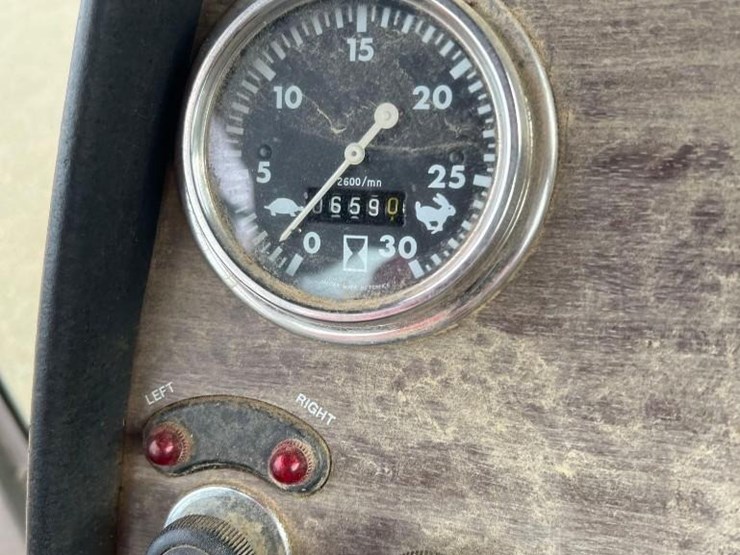 massey-ferguson-2805-image-4