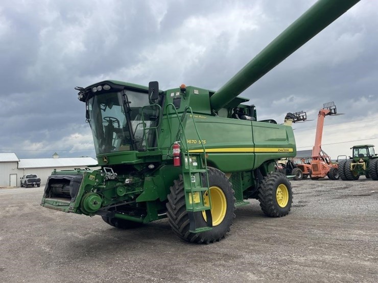 2010-john-deere-2010-image-1