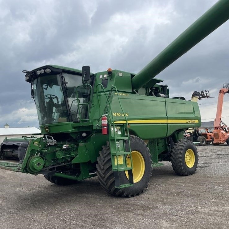 2010 JOHN DEERE 2010