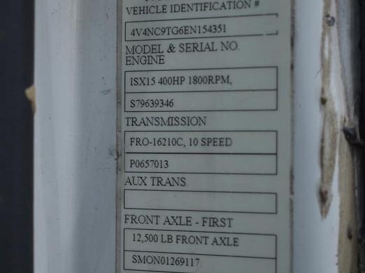 2014-volvo-vnl64t670-image-20