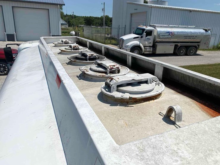 fuel-truck-bed---2,100-gals-image-24