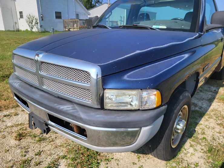 2002-dodge-2500-image-9