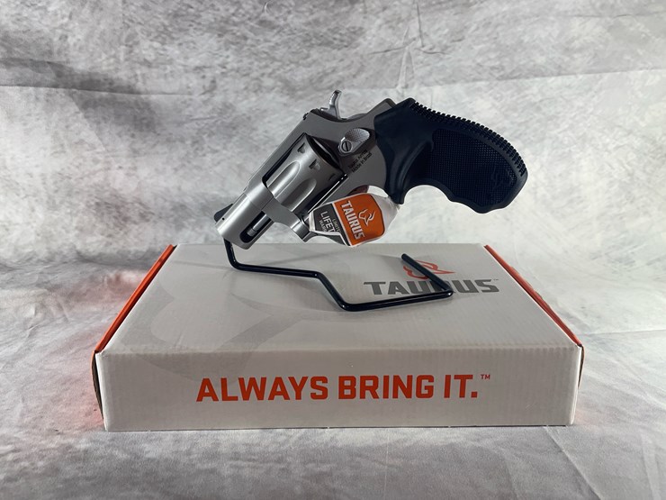 #4378-•-taurus-model-942-22-wmr-revolver,-sn:-ahd909852-image-1