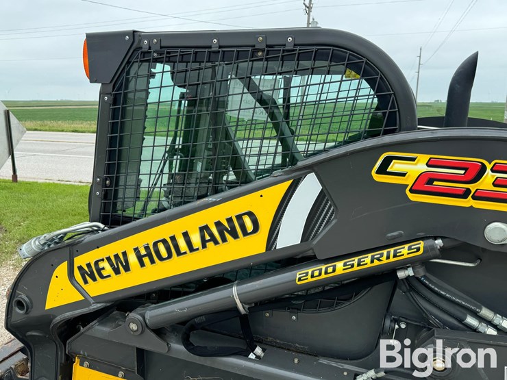 2017-new-holland-c238-image-14