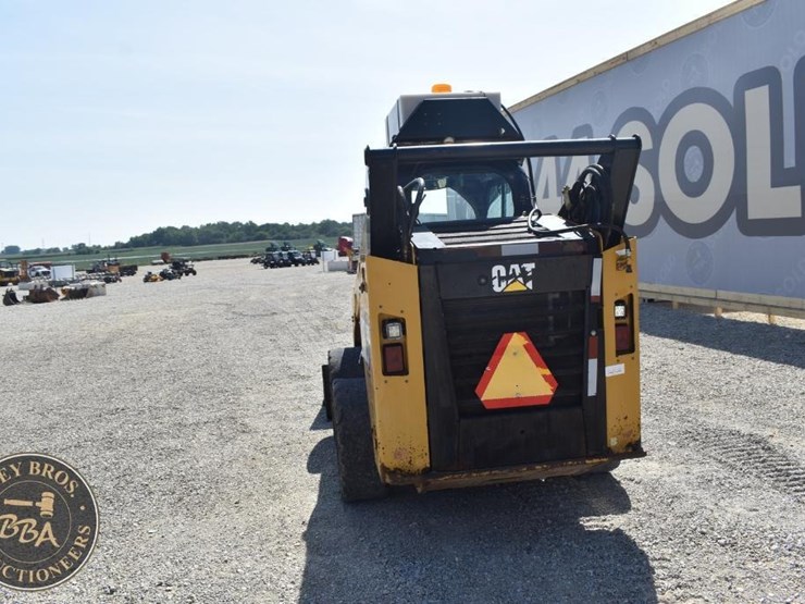 2018-caterpillar-262d-image-13