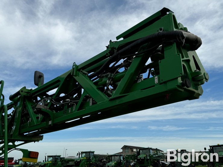2020-john-deere-r4038-image-12