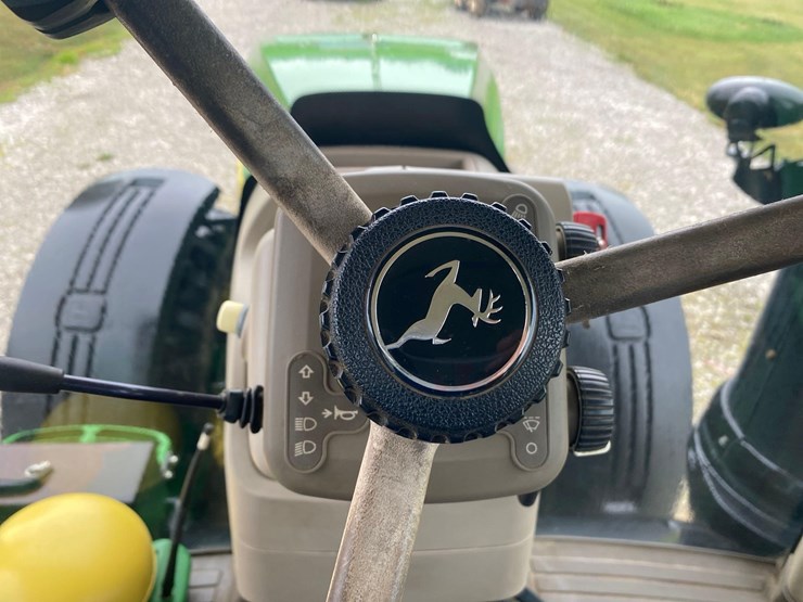 2016-john-deere-8245r-image-39