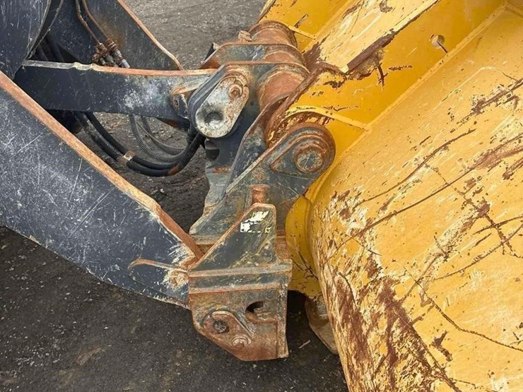 2019-deere-624l-image-32