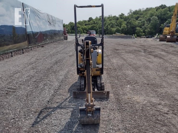2012-caterpillar-300.9d-image-2
