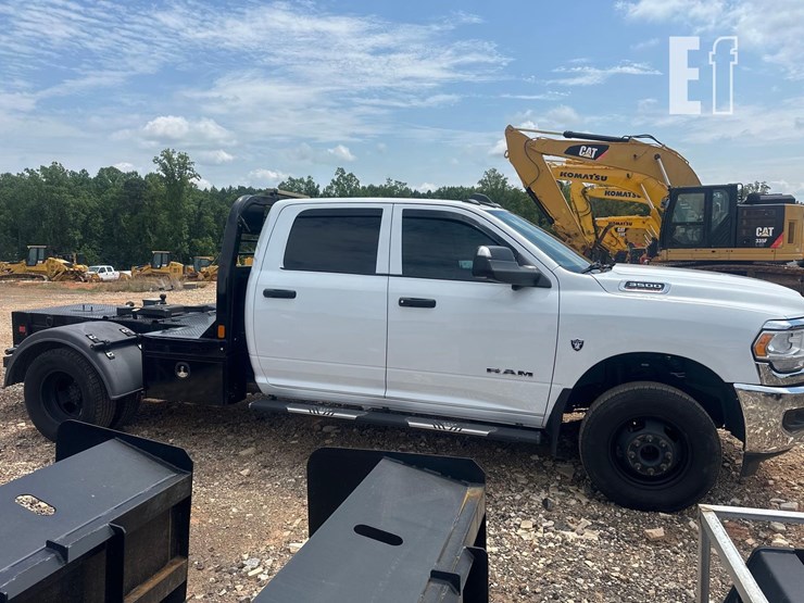 2022-ram-3500-hd-image-3