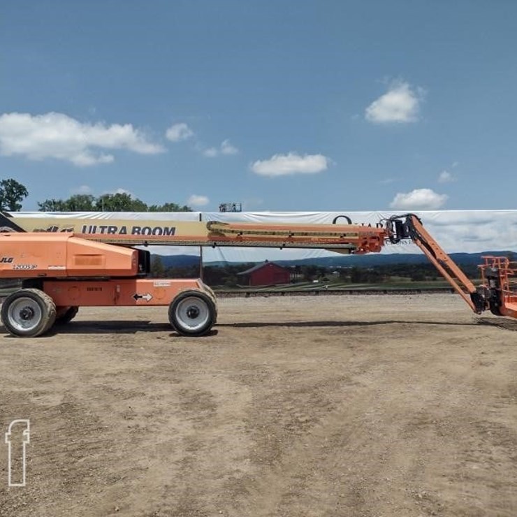 2013 JLG 1200SJP