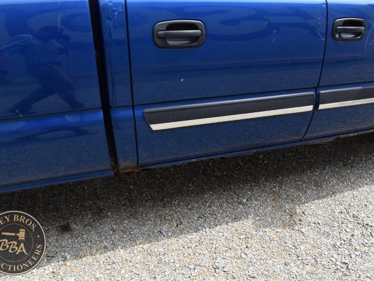 2003-chevrolet-silverado-2500-image-23