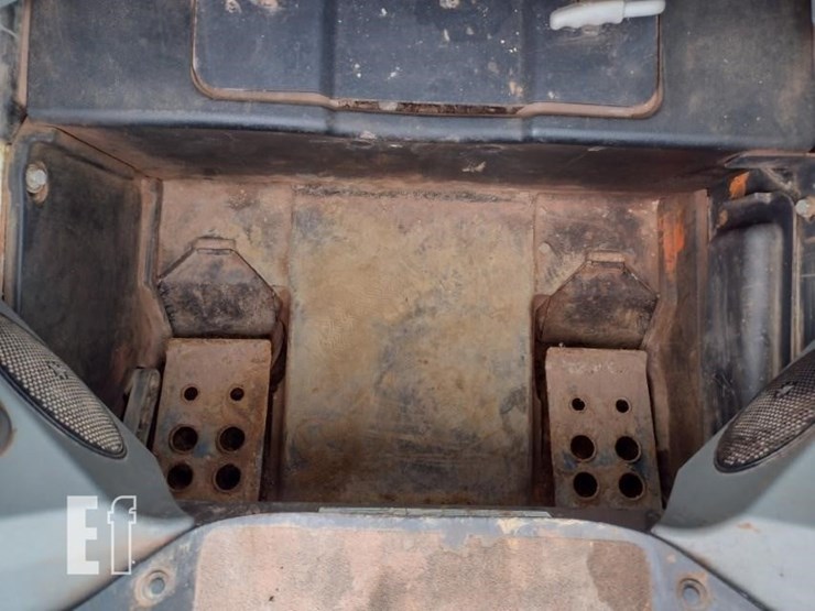 2020-bobcat-t595-image-13