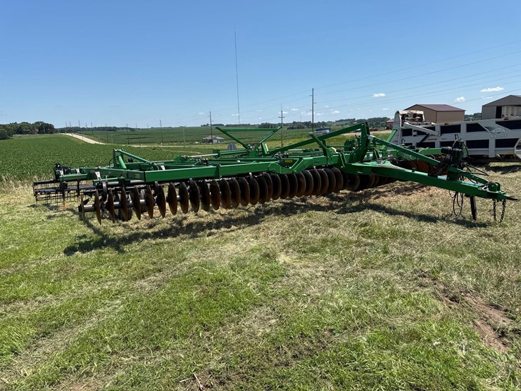 john-deere-2310-image-1