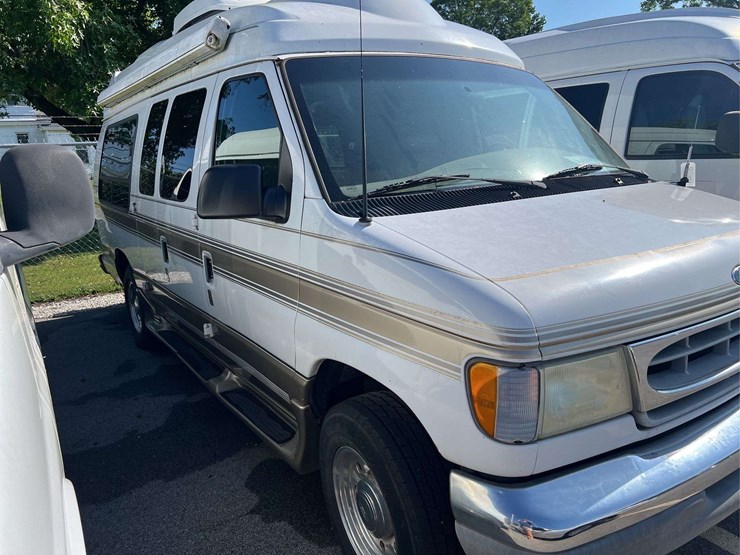 2002-ford-e250-image-3